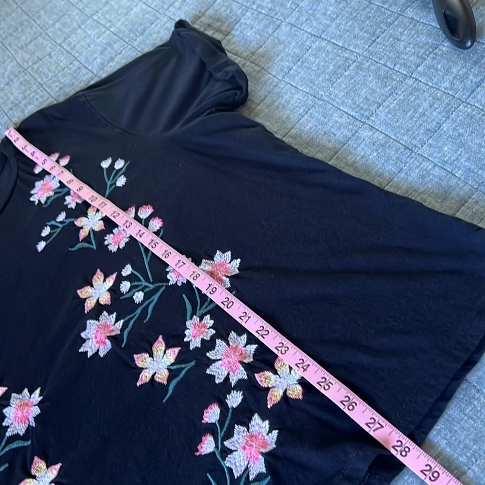 100% Cotton Embroidered Floral Short Sleeve Top Black| Plus Size 3X - Picture 9 of 9